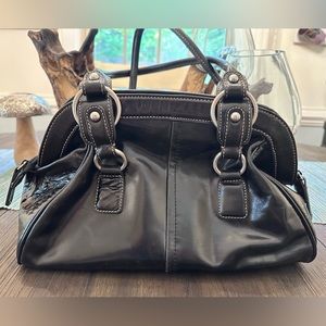 EUC Peck & Peck Leather shoulder bag. Perfect interior and exterior